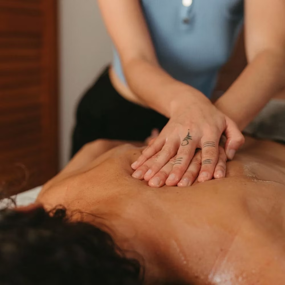 Massage du dos au Centre Yoga 'L